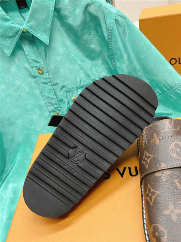LV SANDALS