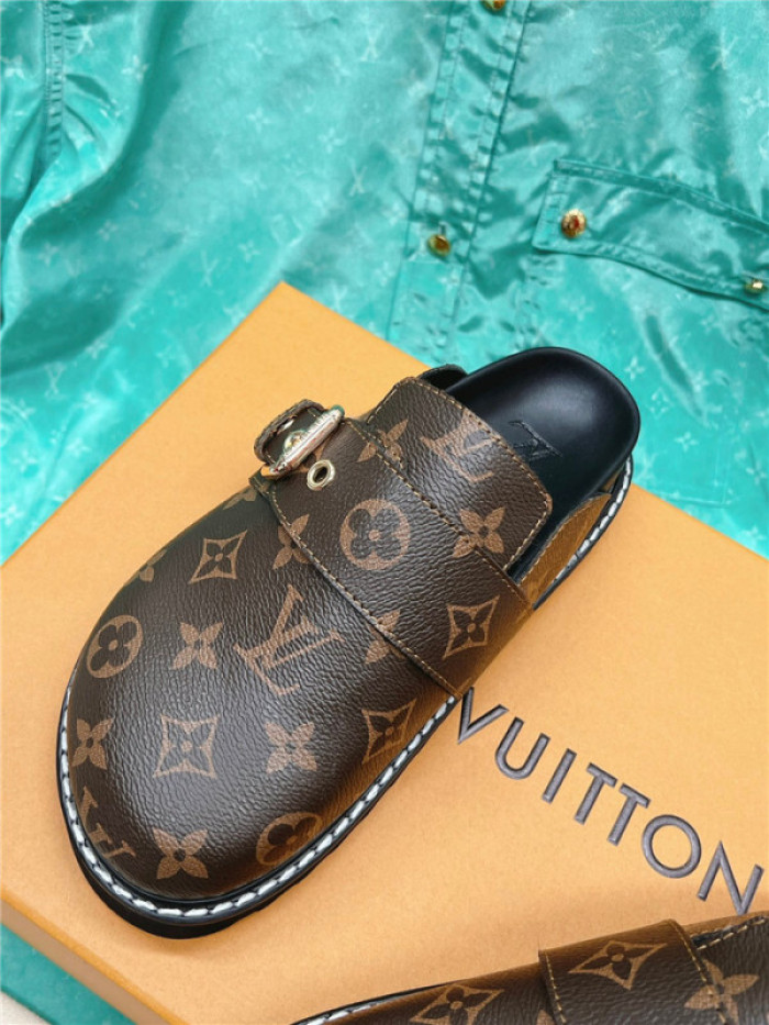 LV SANDALS