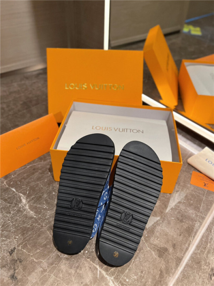 LV SANDALS