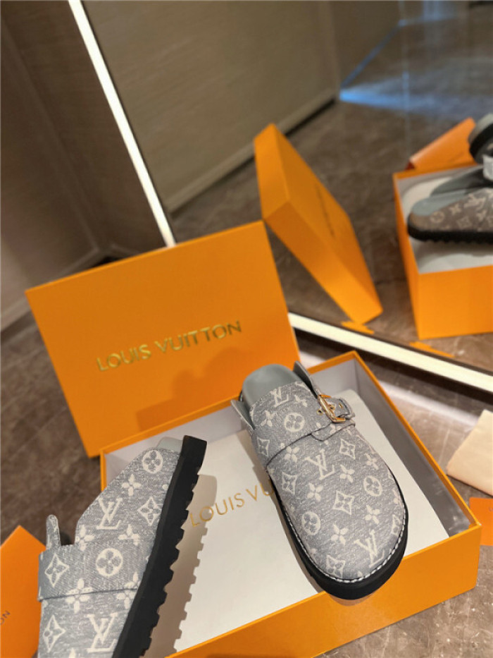 LV SANDALS