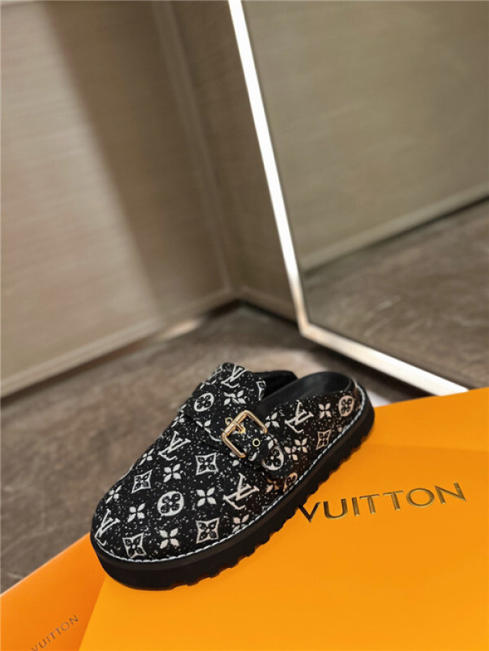 LV SANDALS