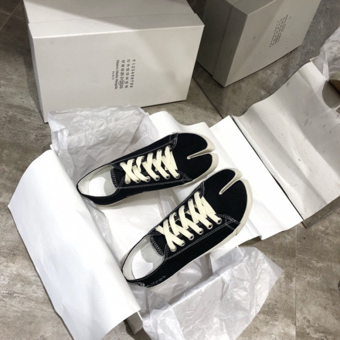 Maison Margiela Tabi Shoes