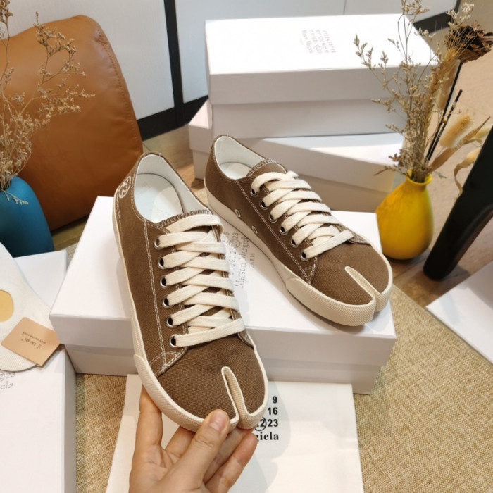 Maison Margiela Tabi Shoes