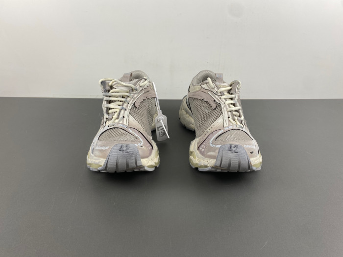 Ba*len*cia*ga runner