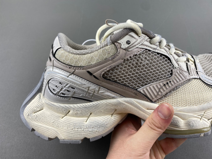 Ba*len*cia*ga runner