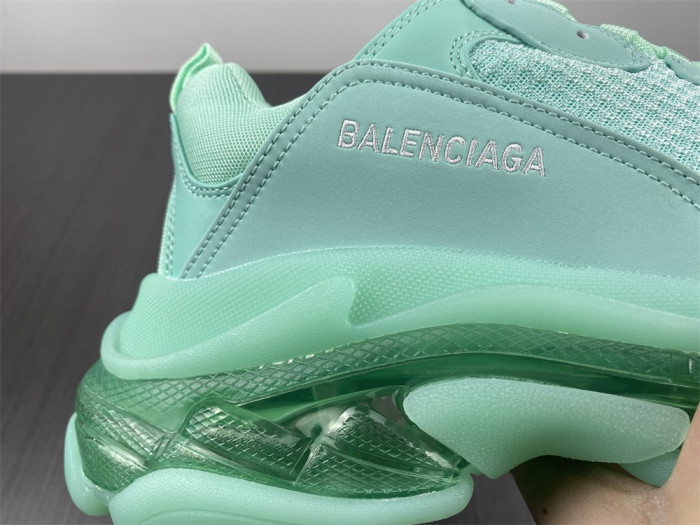 Ba*len*cia*ga track triple