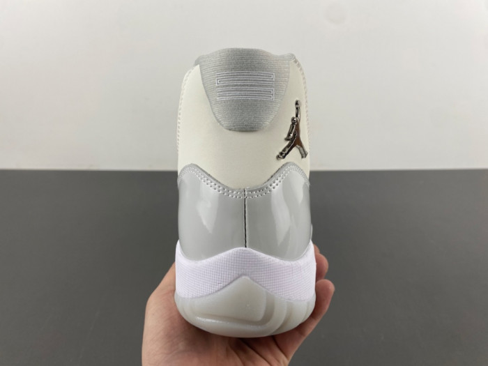 Air Jordan 11 Retro AR0715-110