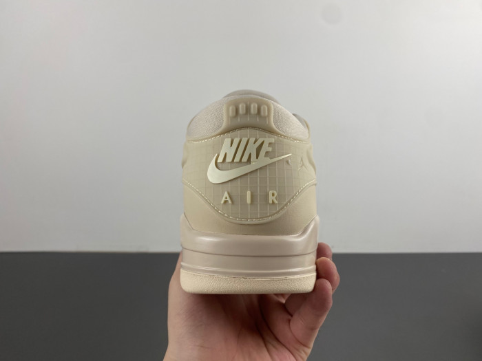 Air Jordan 4 RM Legend Light Brown FQ7940-200