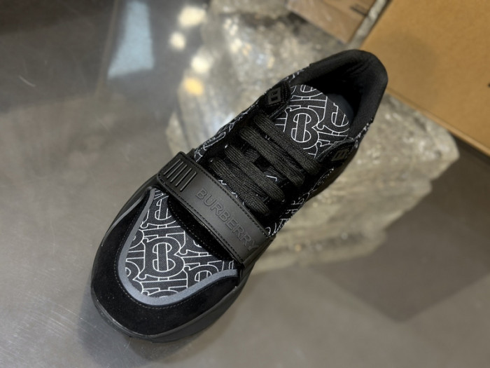 Burberry-Vintage Sneaker