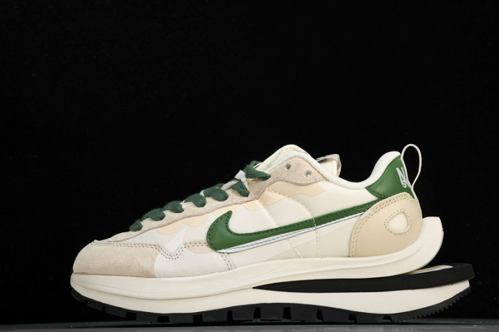nike vaporwaffle sacai green white dd1875-102