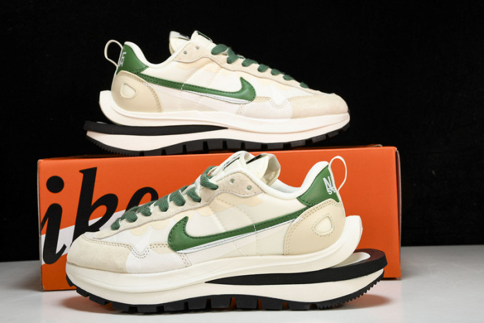 nike vaporwaffle sacai green white dd1875-102