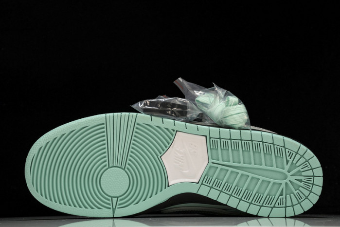 nike sb dunk low T*f*ny green bv1310-402
