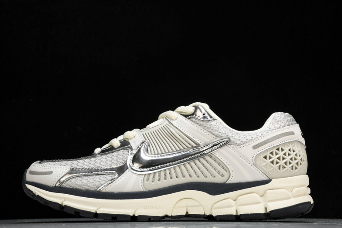 nike zoom vomero 5 photon dust metallic silver