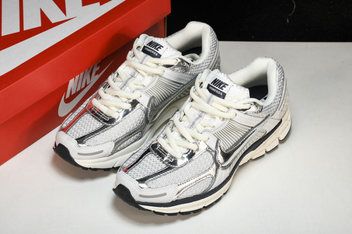 nike zoom vomero 5 photon dust metallic silver