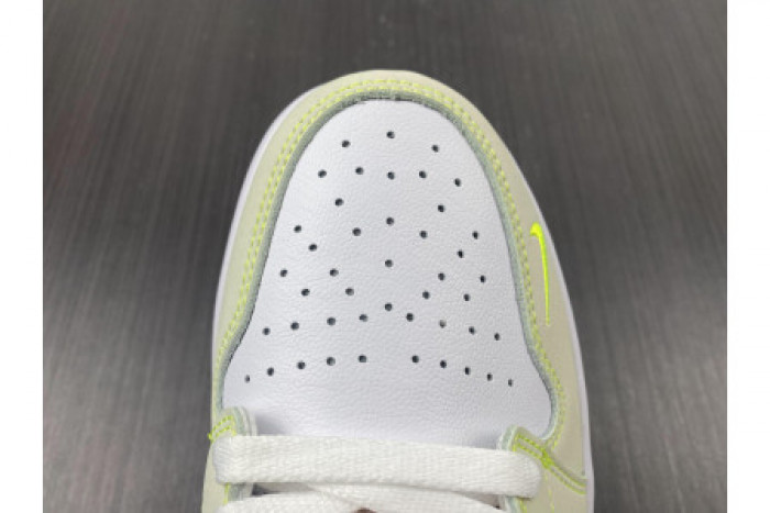 air jordan 1 low og white/ghost green-black dm7837-103