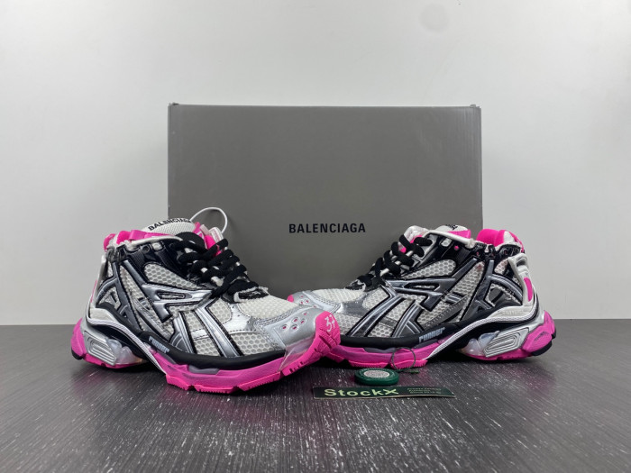 Ba*len*cia*ga runner