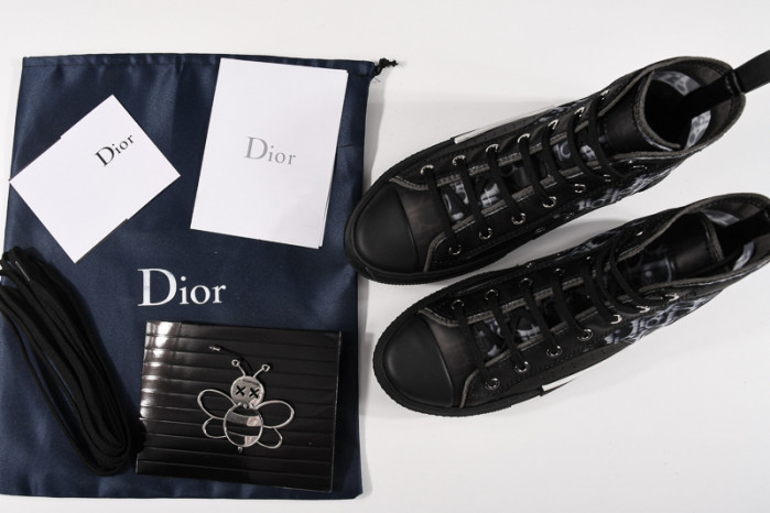 D*or b23 homme kaws low top sneaker
