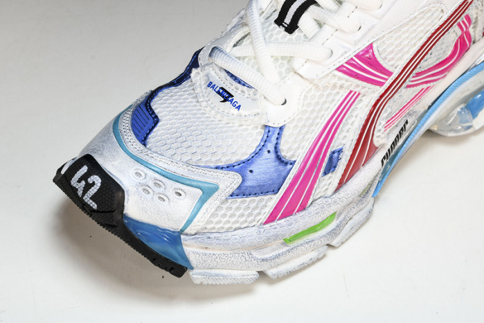 Ba*len*cia*ga runner