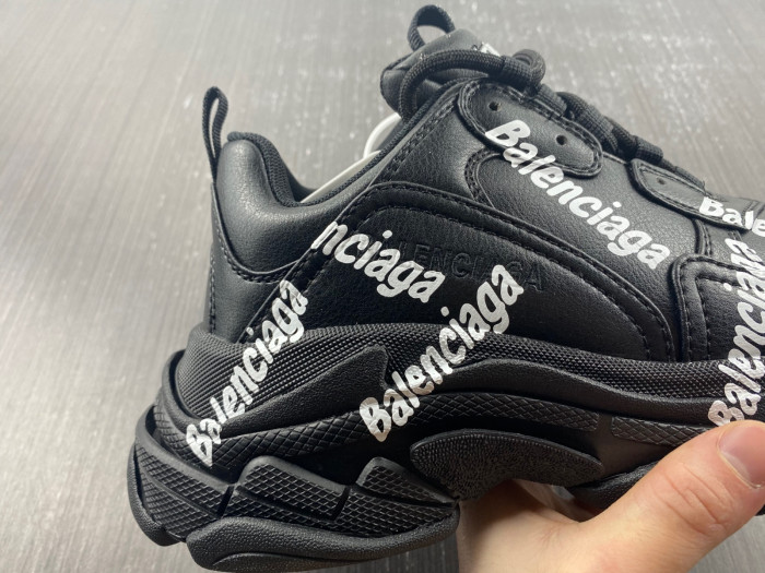 blcg sneaker triple.s.black 536737 w2fab1090