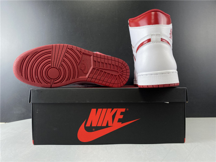 air jordan 1 retro metallic red (2017) 555088-103