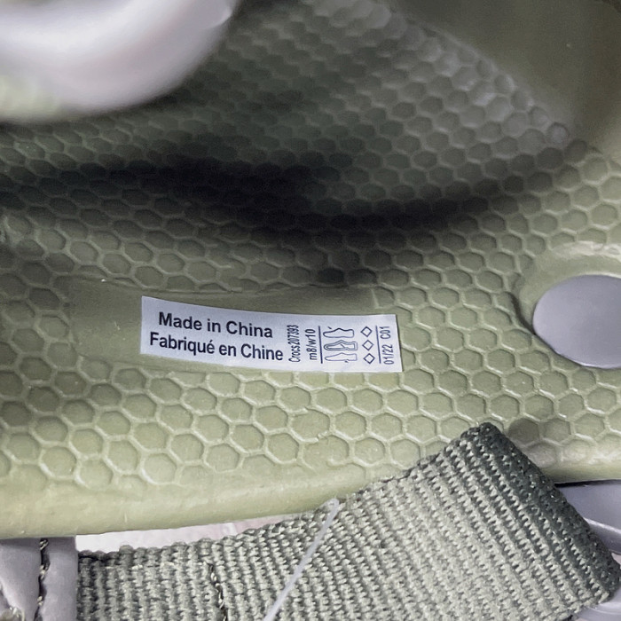 Salehe Bembury x Crocs Pollex Clog "Cucumber"