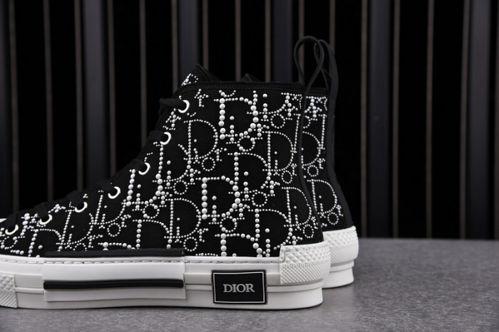 D*or b23 oblique high top sneaker