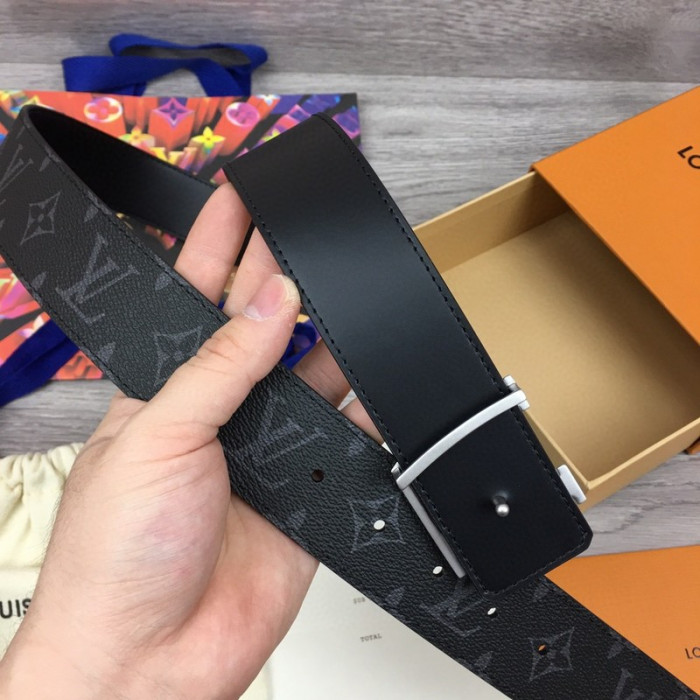 l**is V*t*n belts