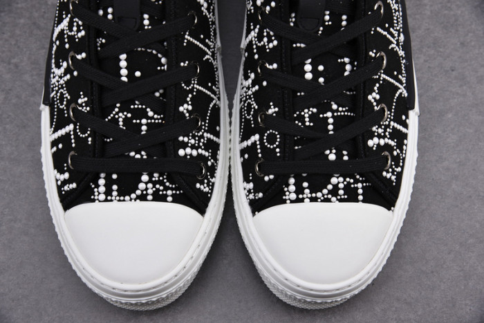 D*or b23 oblique high top sneaker