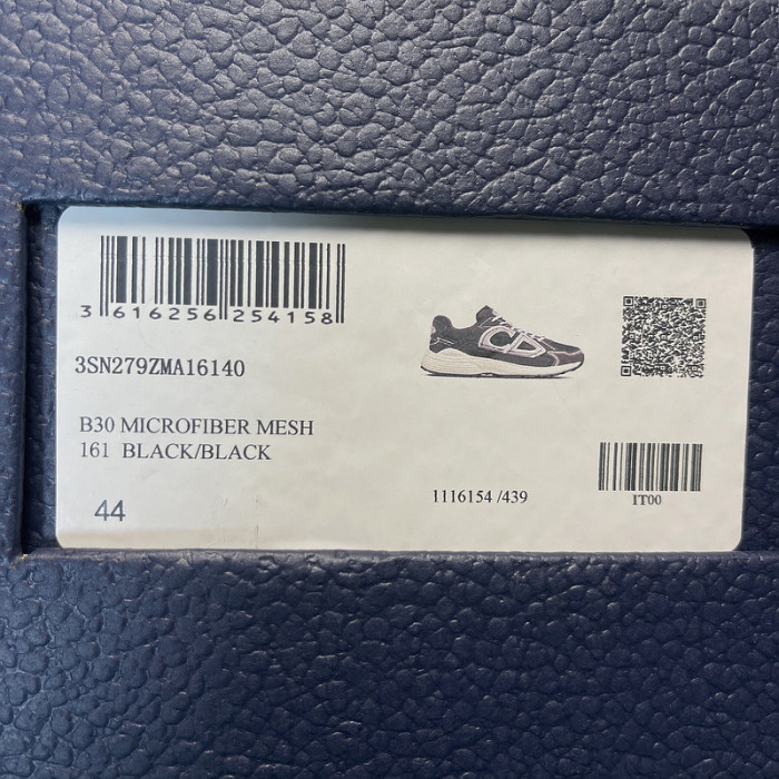 D*or b30 sneaker