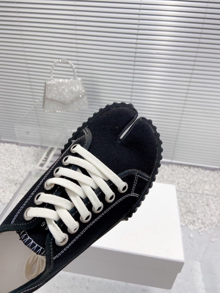 Maison Margiela Tabi Shoes