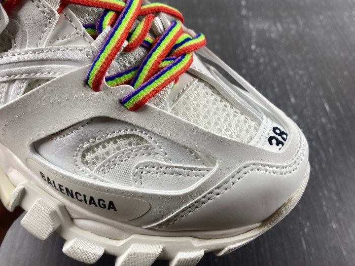 Ba*len*cia*ga track white