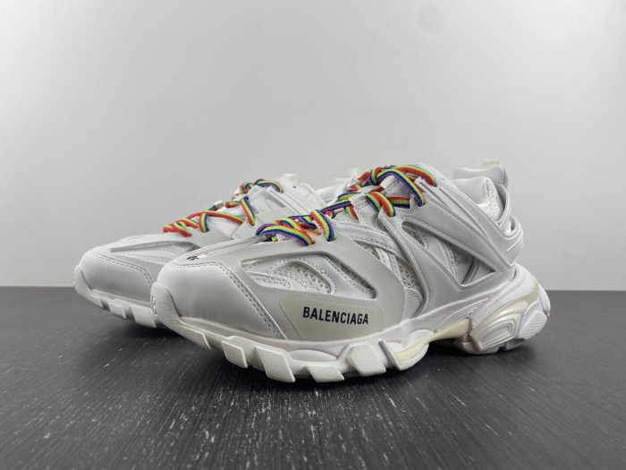 Ba*len*cia*ga track white