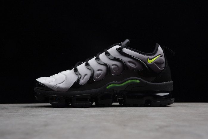 vapormax plus black/volt-white 924453-009